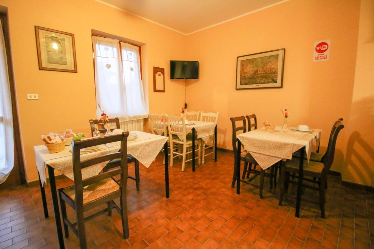 לינה וארוחת בוקר Candia Canavese Spighe Paglia E Girasole מראה חיצוני תמונה